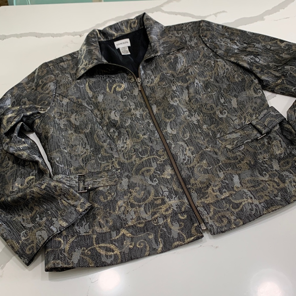 Chico’s metallic Front, zipper jacket, blazer size small